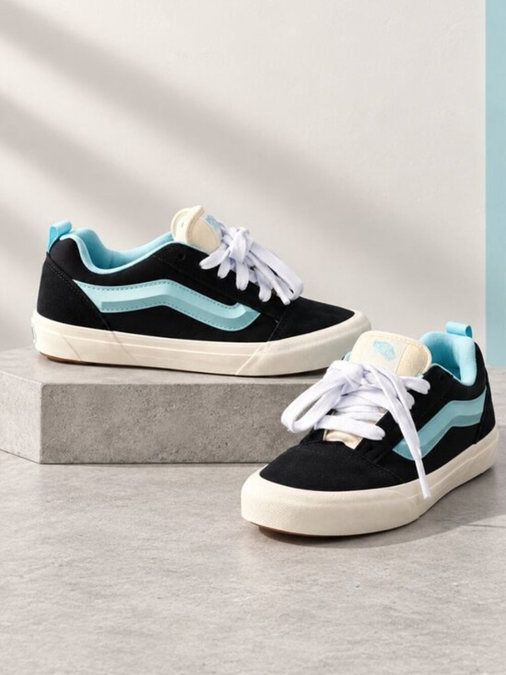 Vans Knu Skool Black Light Blue Sneakers Women’s 7 Youth 5.5 NWT